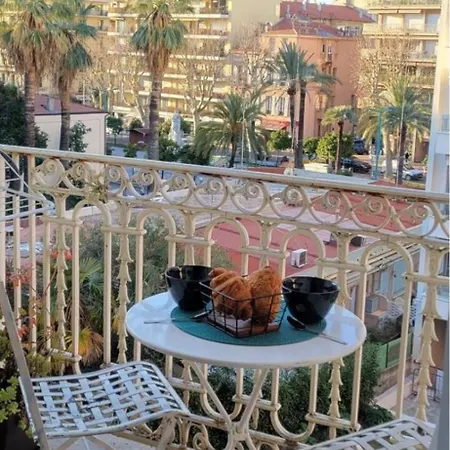 Appartement 2 Pieces Centre Jardin Bioves *