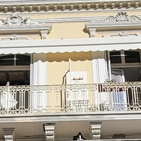 Appartement 2 Pieces Centre Jardin Bioves