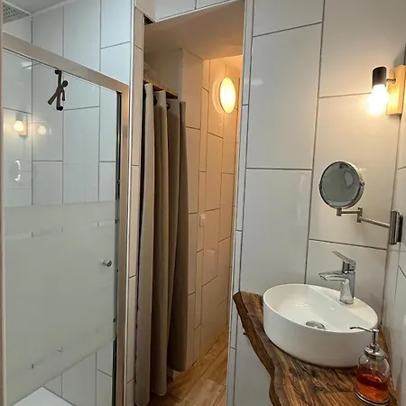 2 Pieces Centre Jardin Bioves Appartement
