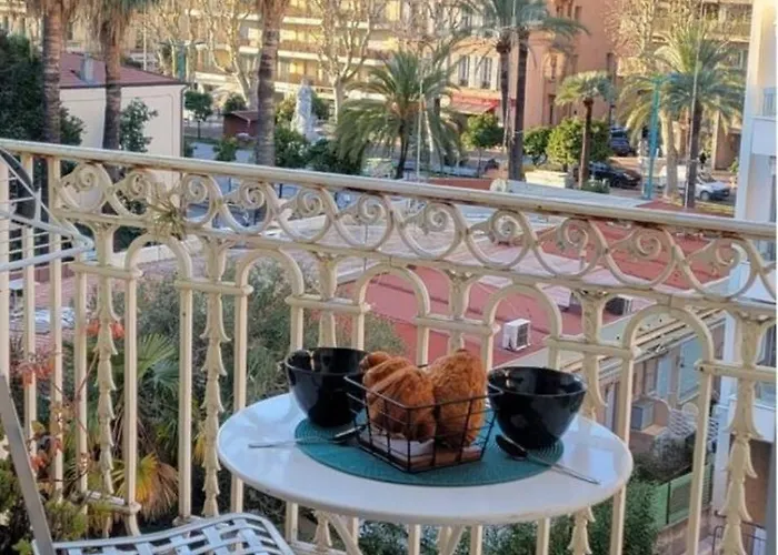 Апартаменти 2 Pieces Centre Jardin Bioves *