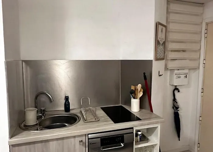 2 Pieces Centre Jardin Bioves דירה מנטון