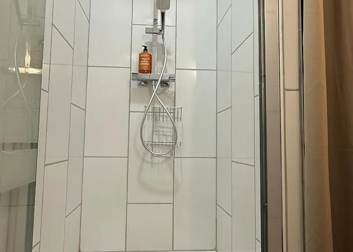 2 Pieces Centre Jardin Bioves 公寓 芒通